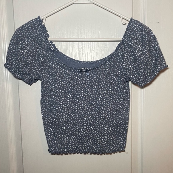 American Eagle Outfitters Tops - American Eagle Cropped Blue Floral Puff Sleeve Top Size XS